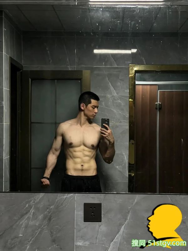 成都0都想掰弯的寸头西北汉子！ - 51虹马