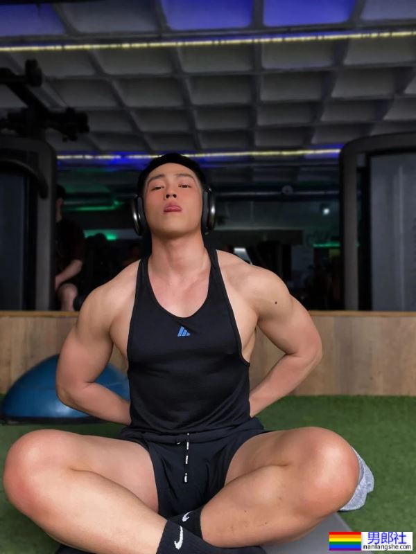 粗腿大胸肌，男孩子的快乐 - 51虹马