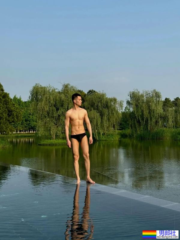 188cm，长腿特别好看，直粗细均匀 - 51虹马