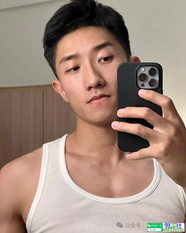 广东的薄肌舞蹈演员，穿着白袜好诱人！ - 51虹马