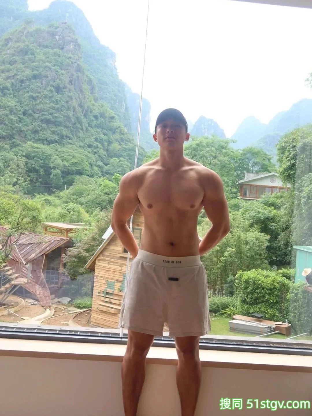 肉肉壮壮的小哥哥，超棒的 - 51虹马