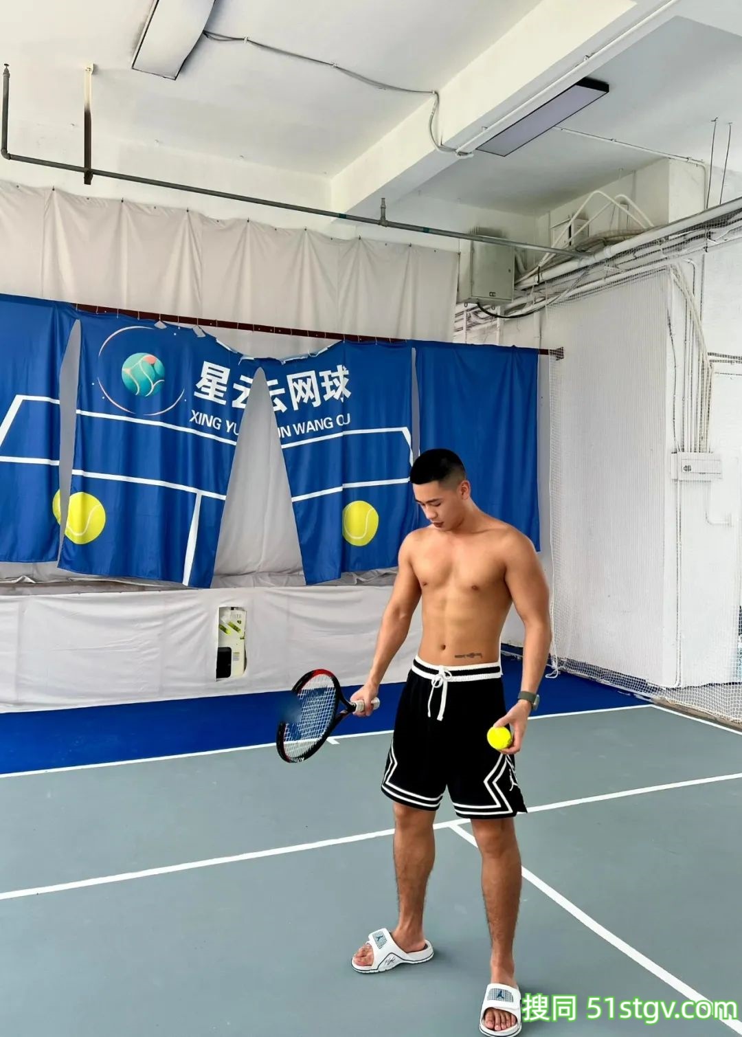 寸头黑皮体育生，好想吃 - 51虹马