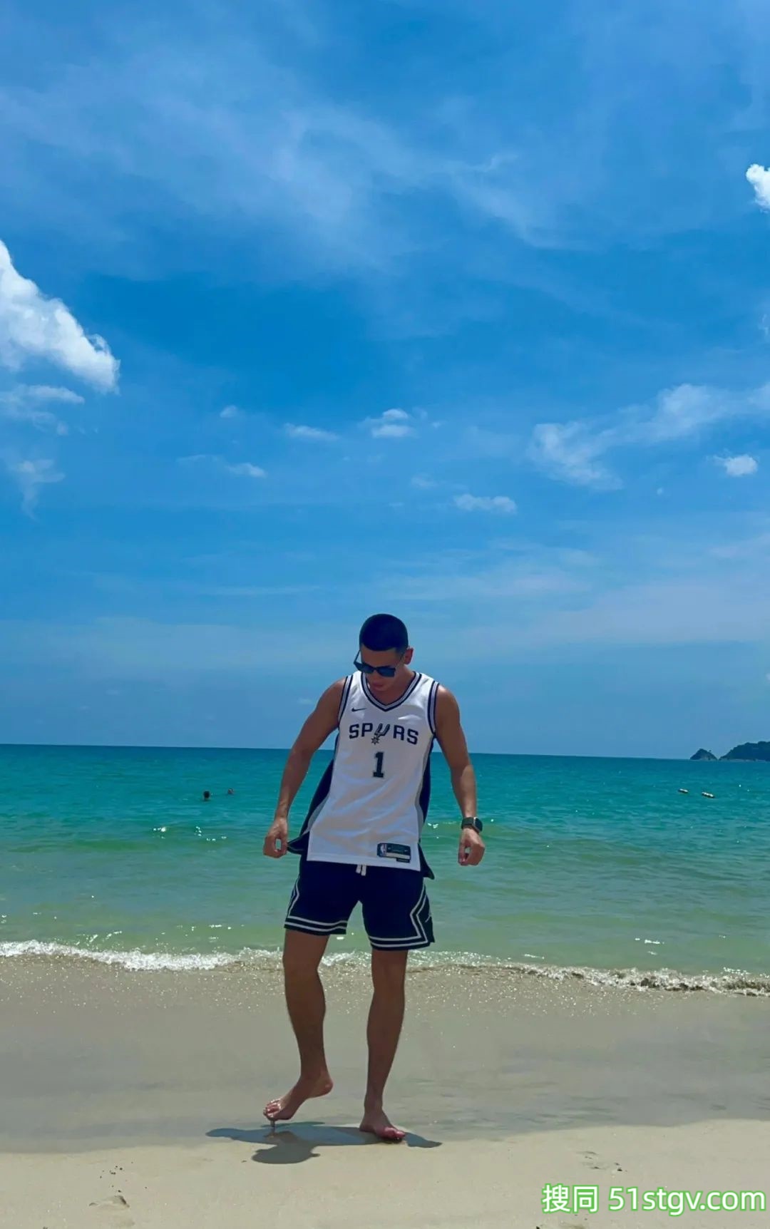 寸头黑皮体育生，好想吃 - 51虹马