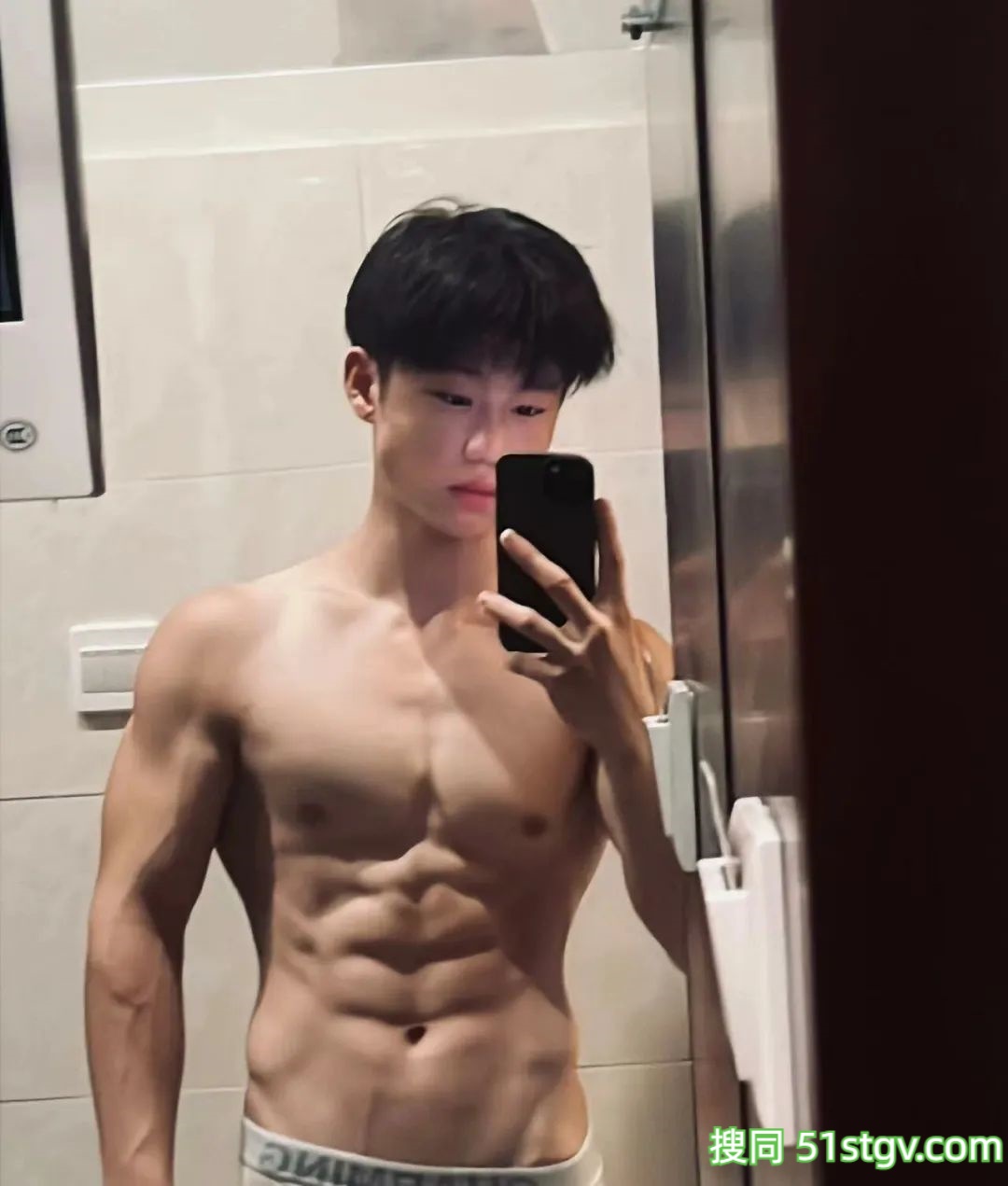 18岁好嫩，身材棒，奶香奶香的 - 51虹马