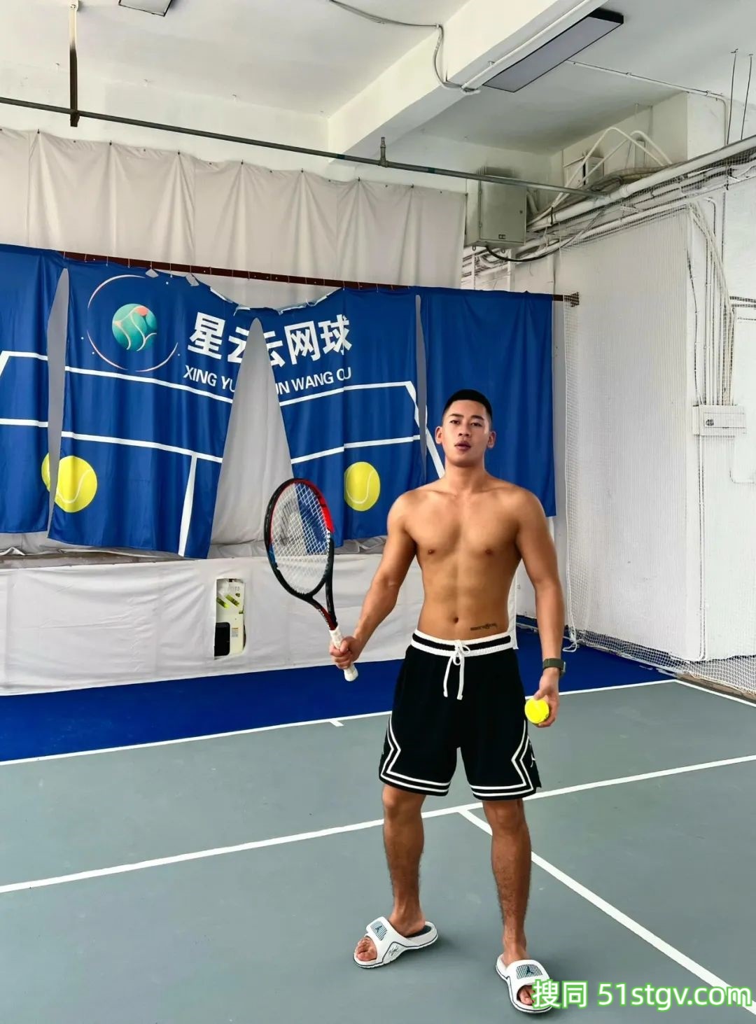 寸头黑皮体育生，好想吃 - 51虹马