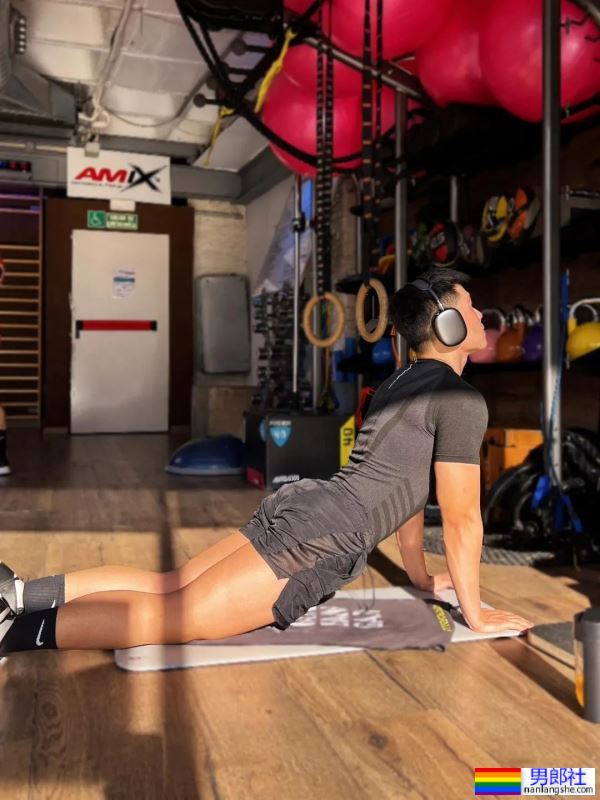 粗腿大胸肌，男孩子的快乐 - 51虹马