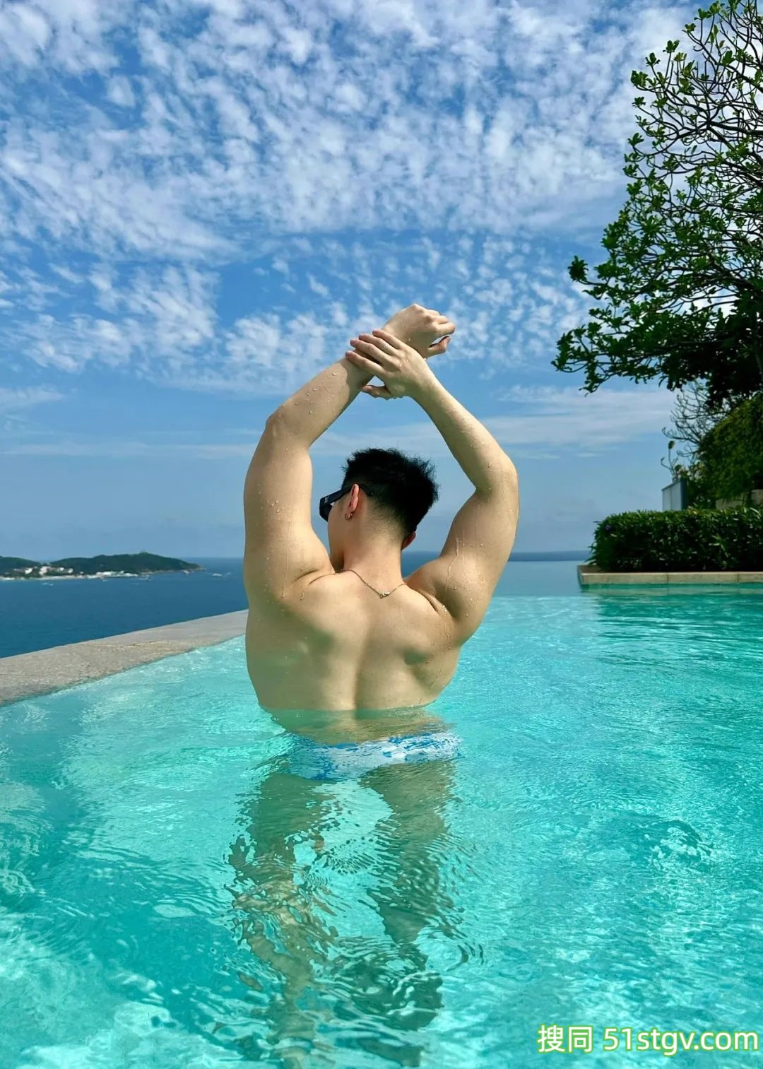 男友宽广的背，安全感满满 - 51虹马