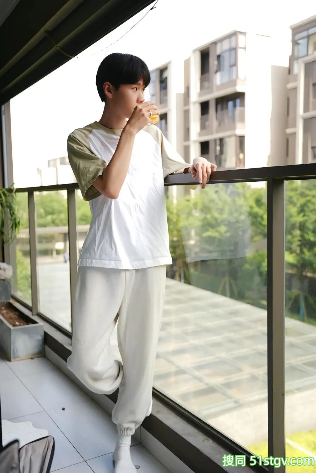 白净小奶狗，男高 - 51虹马