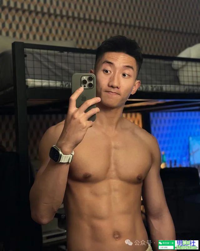 广东的薄肌舞蹈演员，穿着白袜好诱人！ - 51虹马