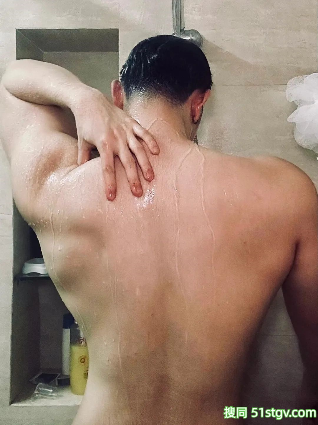 男友宽广的背，安全感满满 - 51虹马