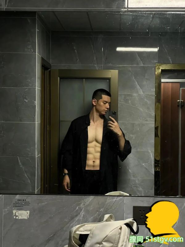 成都0都想掰弯的寸头西北汉子！ - 51虹马