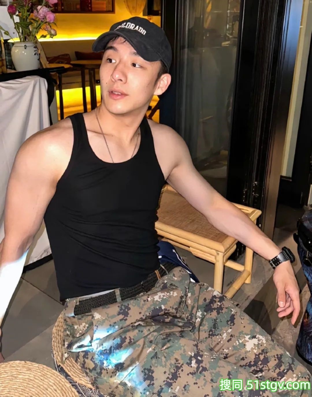 183CM上海交大帅哥，到底谁在享用！ - 51虹马