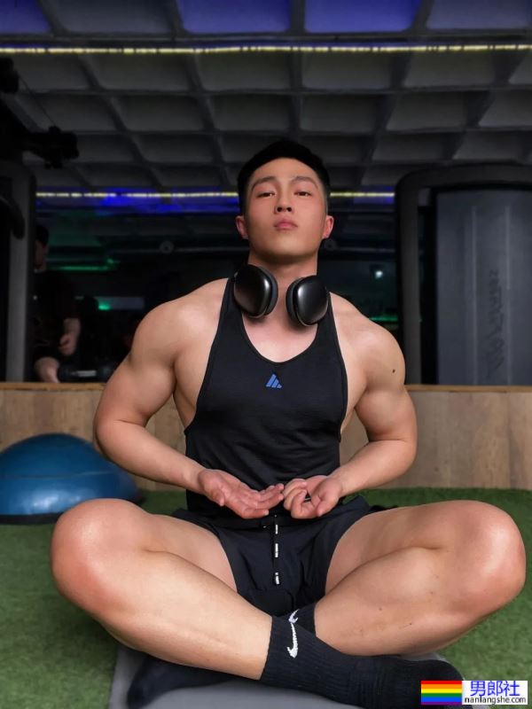 粗腿大胸肌，男孩子的快乐 - 51虹马