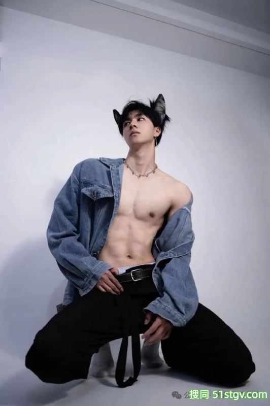 宽肩宅腰的鲜肉腹肌男大，男友力Max，你的梦中情男！ - 51虹马