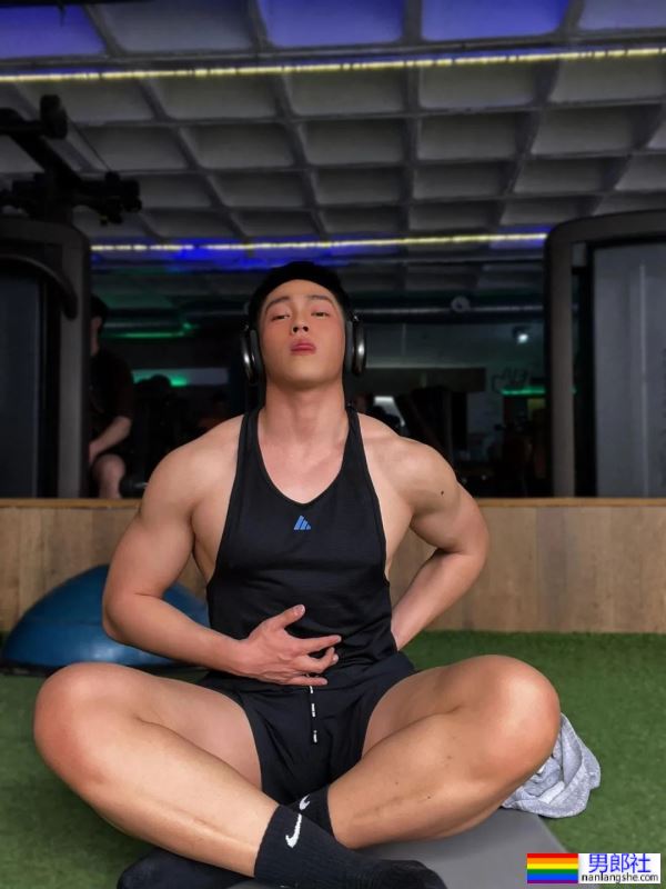 粗腿大胸肌，男孩子的快乐 - 51虹马