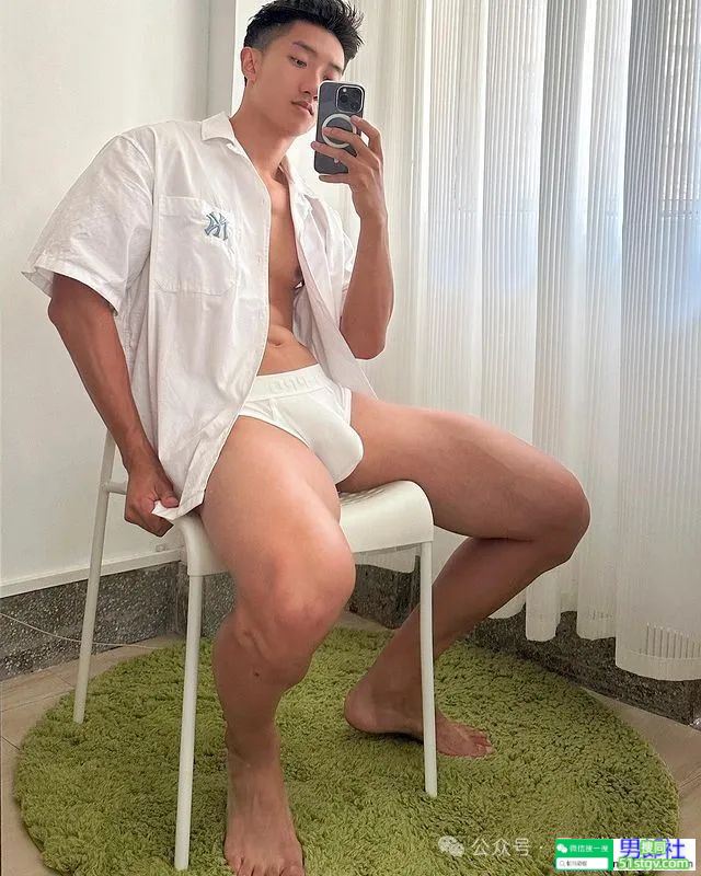 广东的薄肌舞蹈演员，穿着白袜好诱人！ - 51虹马