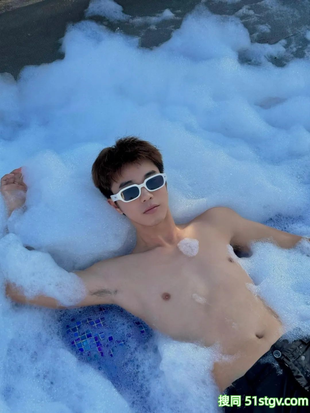 下雨天，适合宅在家睡觉 - 51虹马