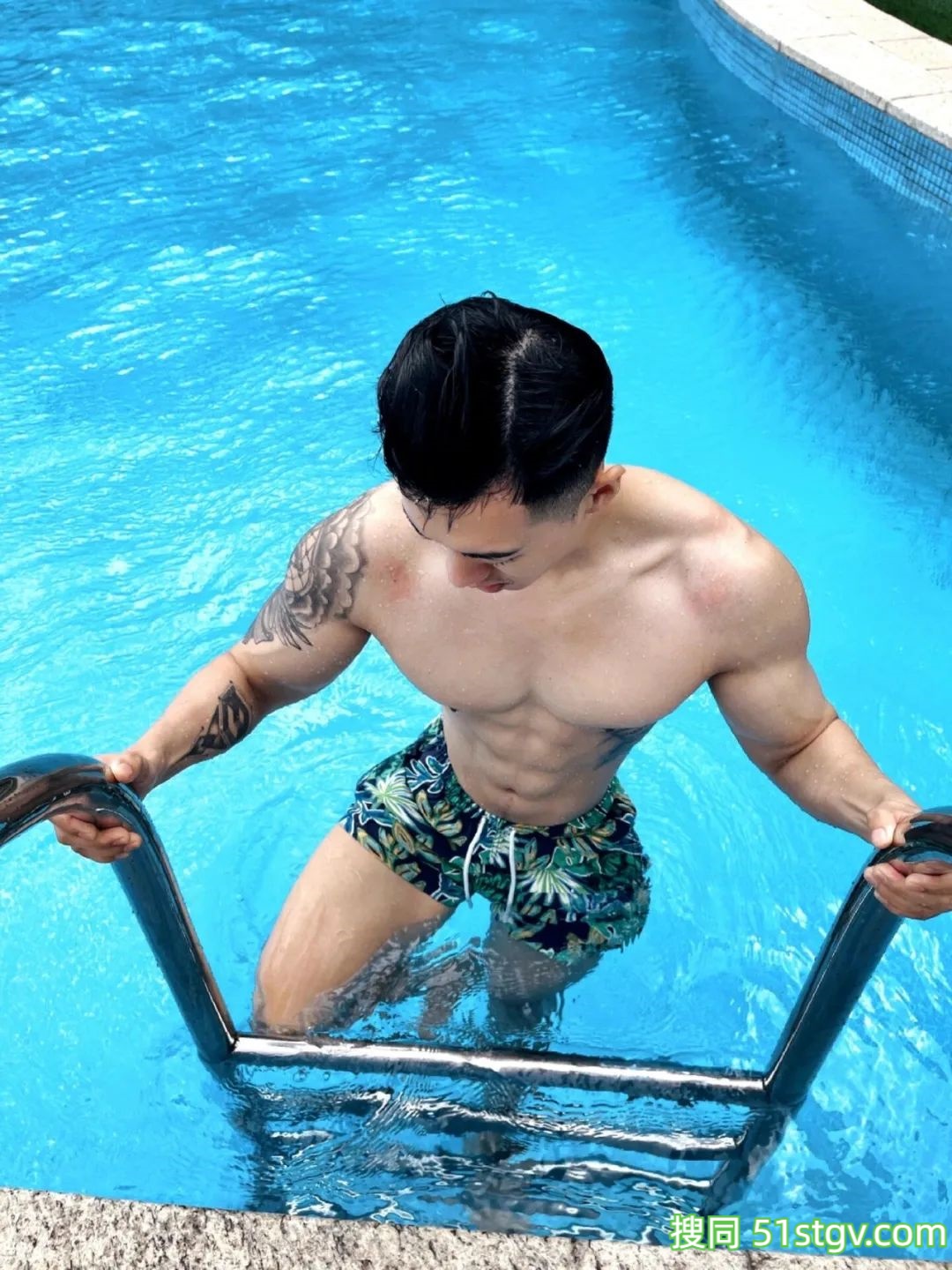 天菜，体育生，公狗腰 - 51虹马