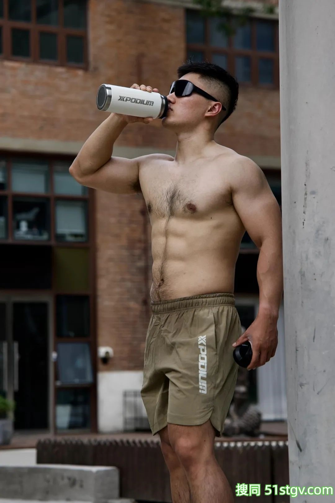 胸上有毛毛的男人，会不会觉得很man - 51虹马