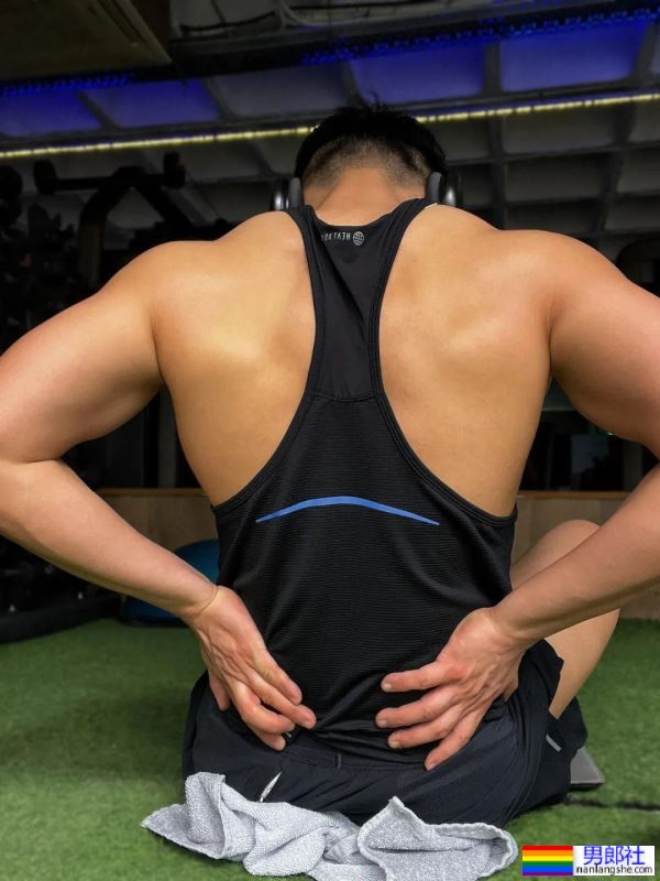 粗腿大胸肌，男孩子的快乐 - 51虹马