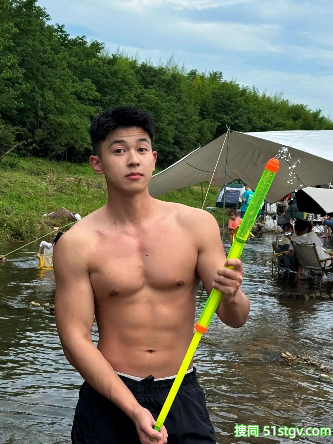 野生黑皮体育生-51虹马