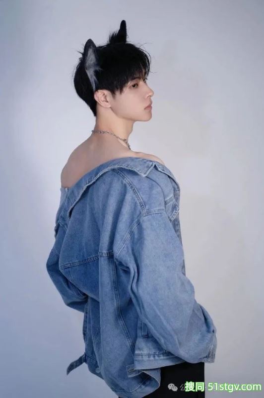 宽肩宅腰的鲜肉腹肌男大，男友力Max，你的梦中情男！ - 51虹马