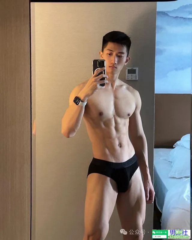 广东的薄肌舞蹈演员，穿着白袜好诱人！ - 51虹马