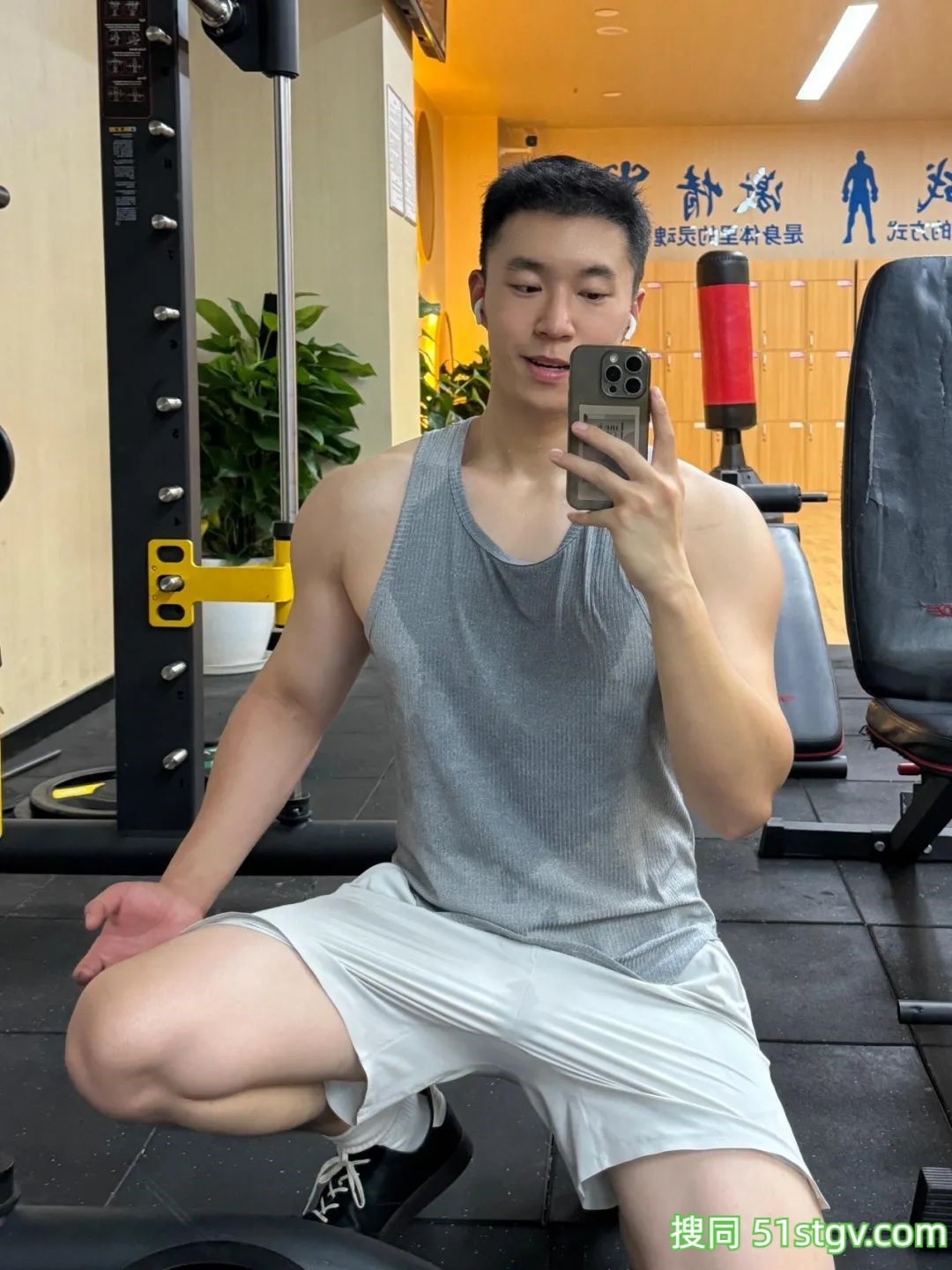 直男小哥哥 - 51虹马