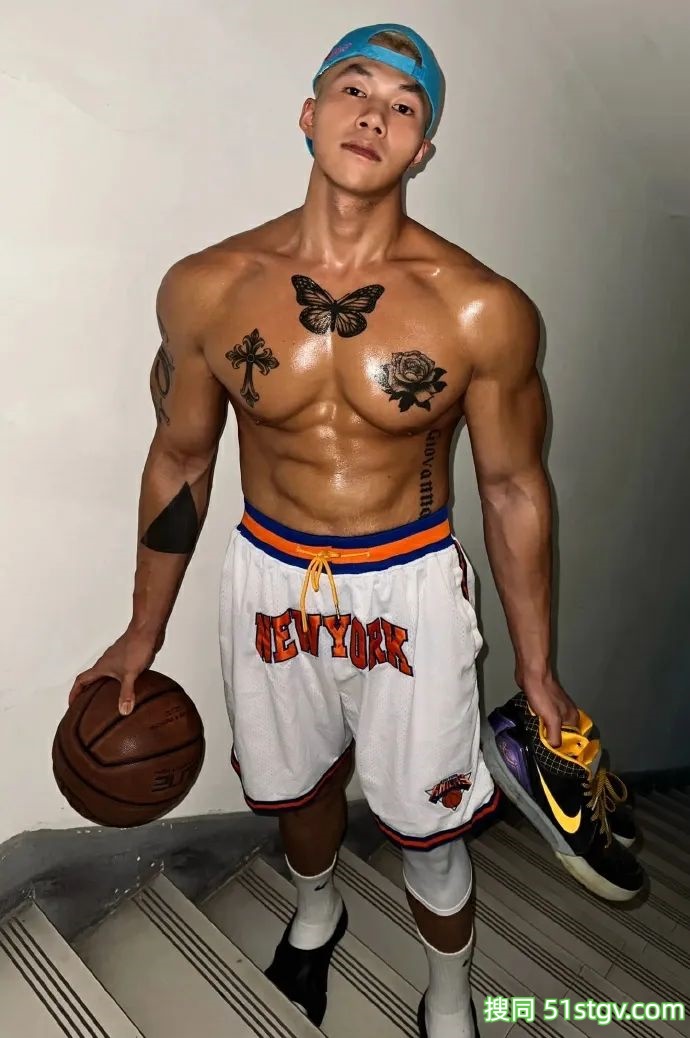 黑皮体育生，疯狂舔屏 - 51虹马