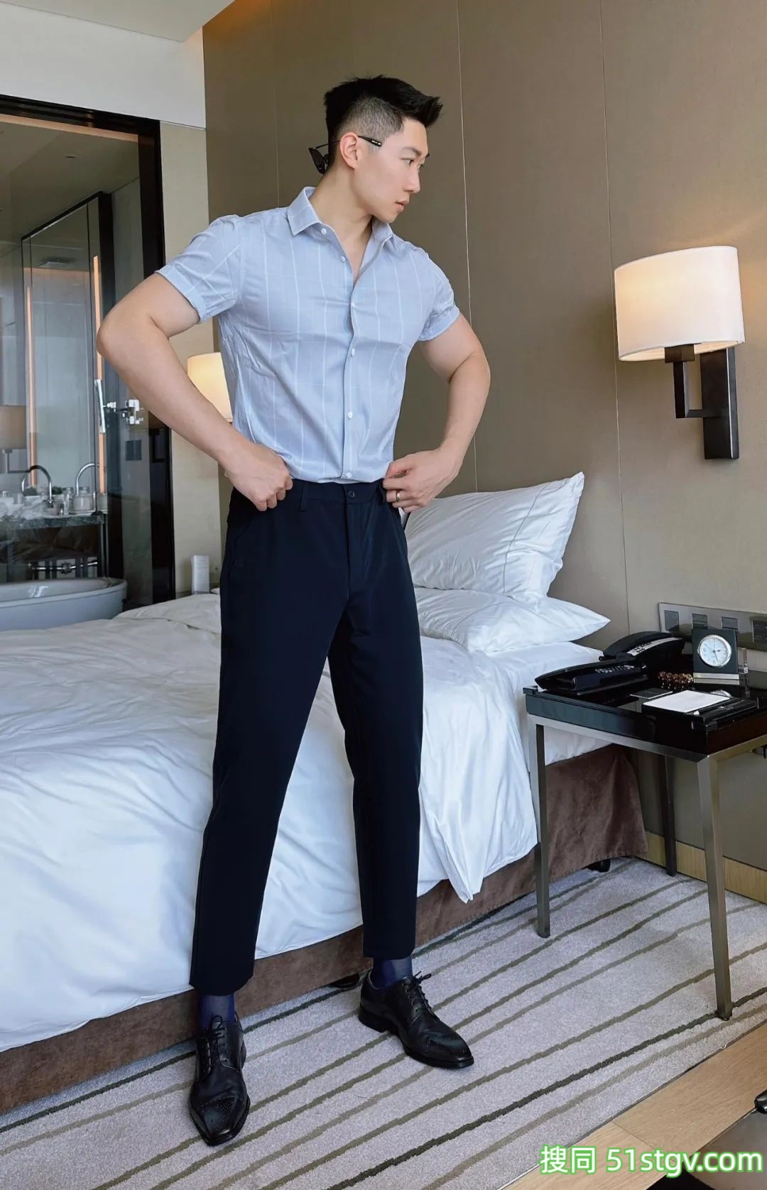 商务精英男的魅力，是不是更为诱人 - 51虹马