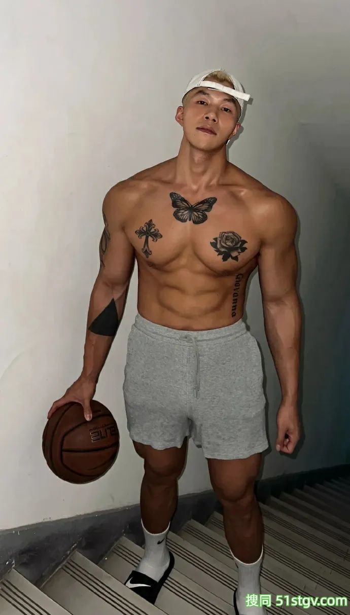 黑皮体育生，疯狂舔屏 - 51虹马