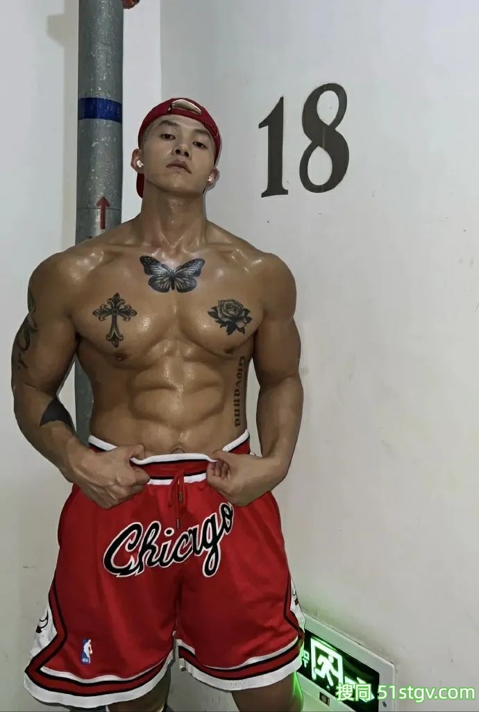 黑皮体育生，疯狂舔屏 - 51虹马