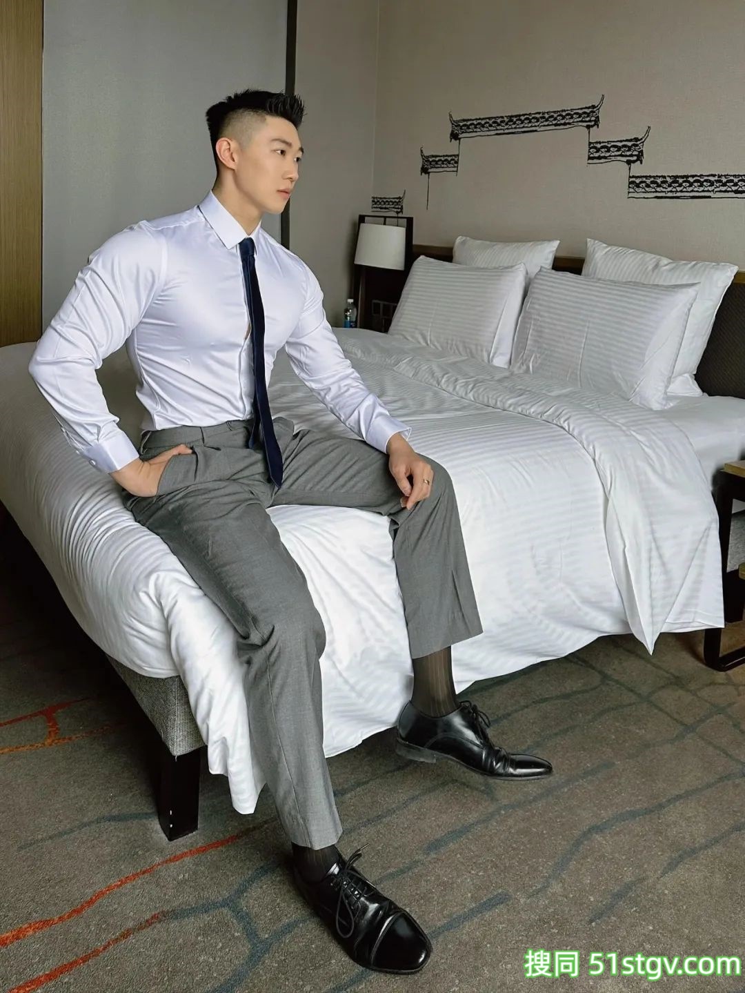 商务精英男的魅力，是不是更为诱人 - 51虹马