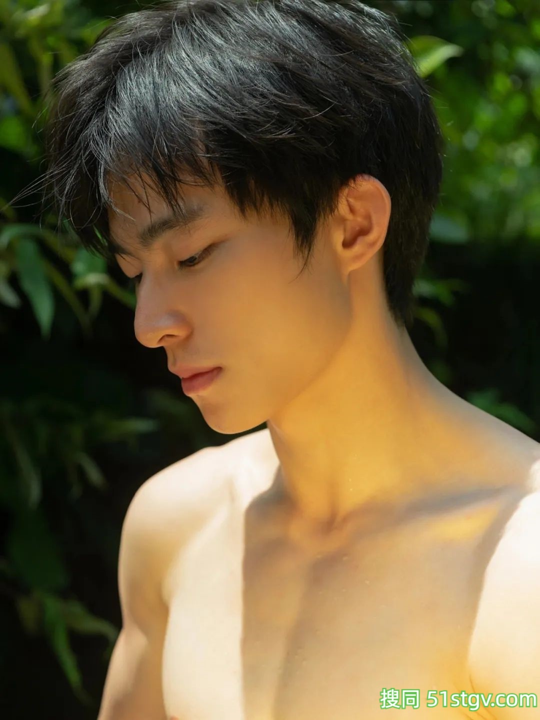 夏日戏水，白皙高颜值 - 51虹马