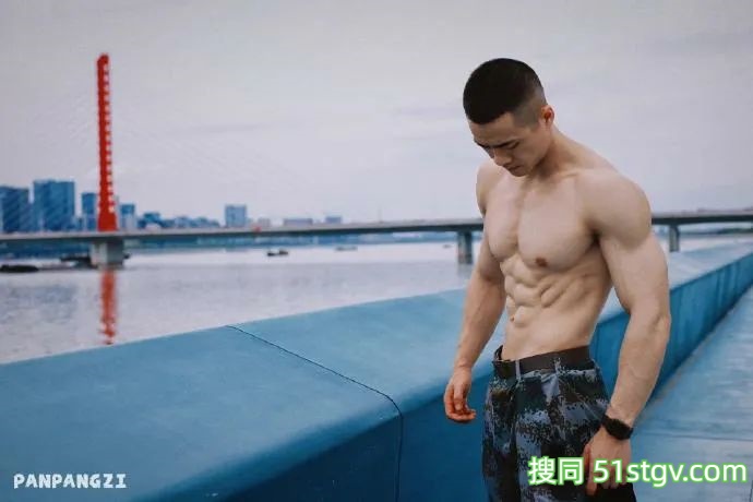 浙江的寸头健身教练，好man ​​​ - 51虹马