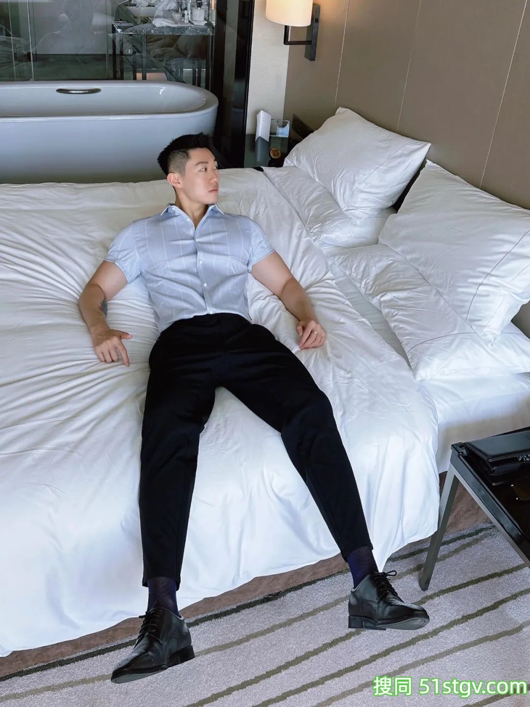 商务精英男的魅力，是不是更为诱人 - 51虹马