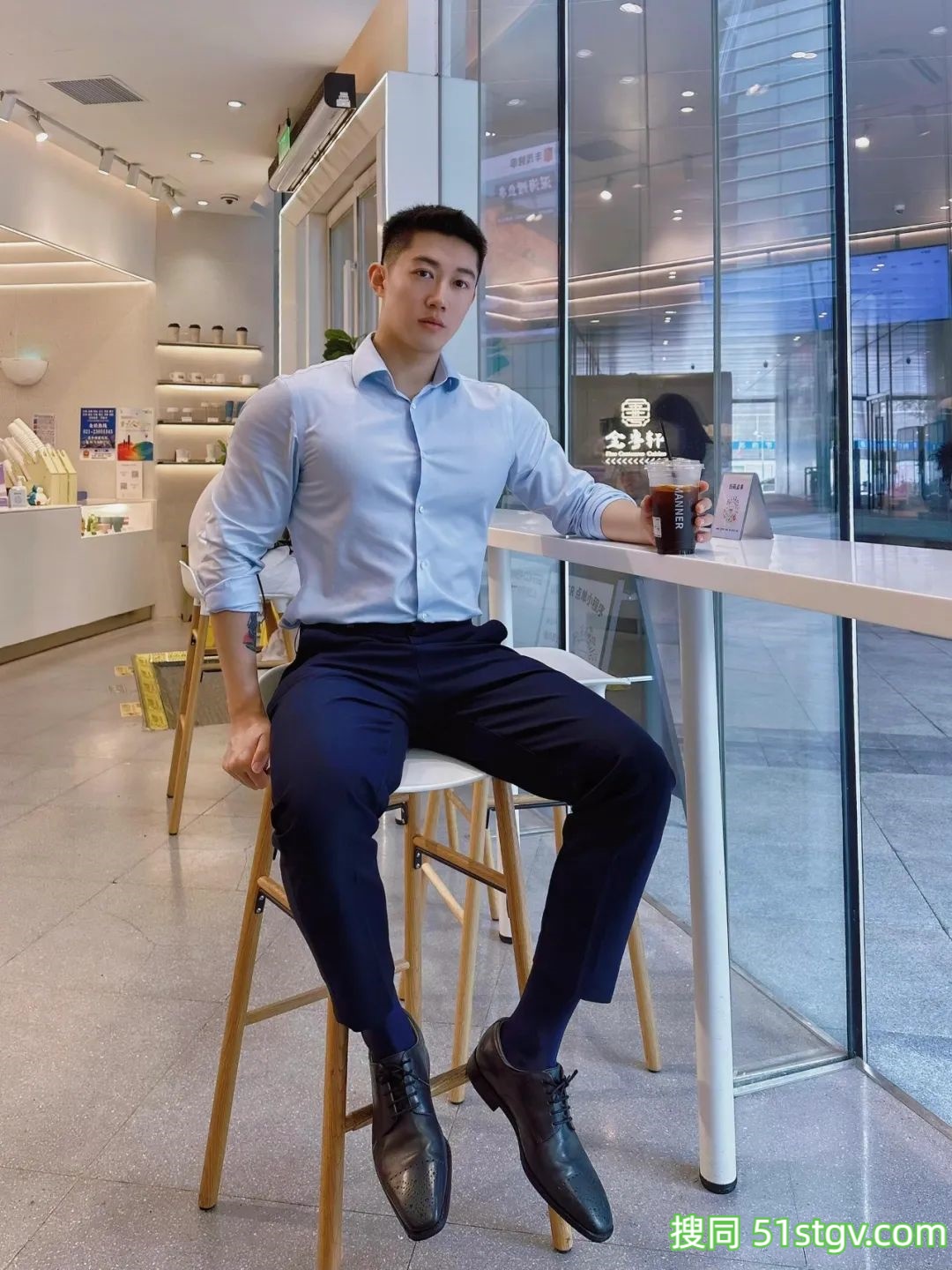 商务精英男的魅力，是不是更为诱人 - 51虹马