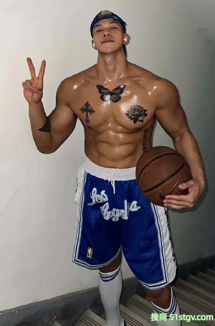 黑皮体育生，疯狂舔屏 - 51虹马