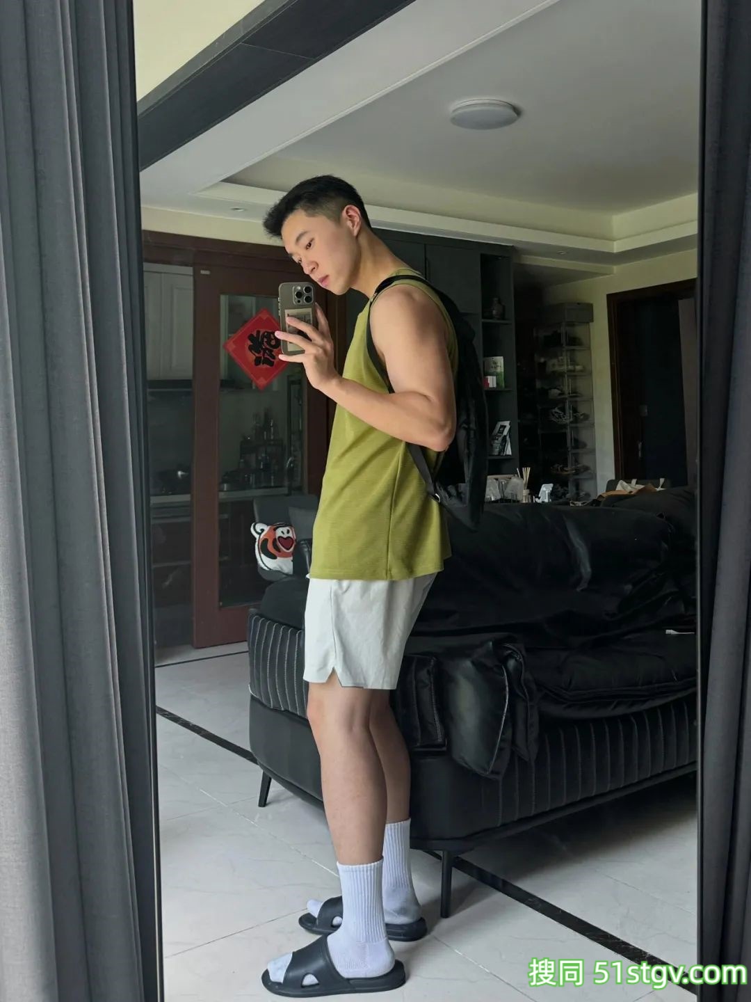 直男小哥哥 - 51虹马