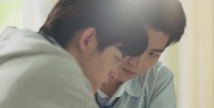 《某某》重组家庭，因为父母再婚，正值青春旺盛期的盛望与江添成为了“兄弟 - 51虹马