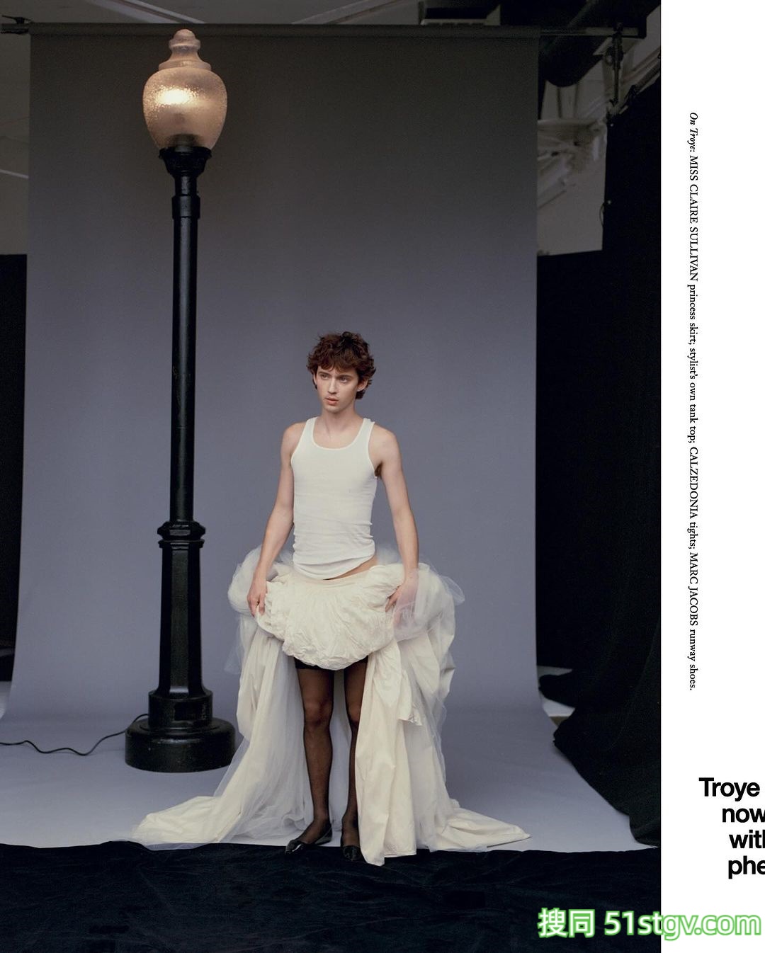 杂志封面人物 Troye Sivan 模煳性别界线：「适时放过自己，也真实做自己。」 - 51虹马