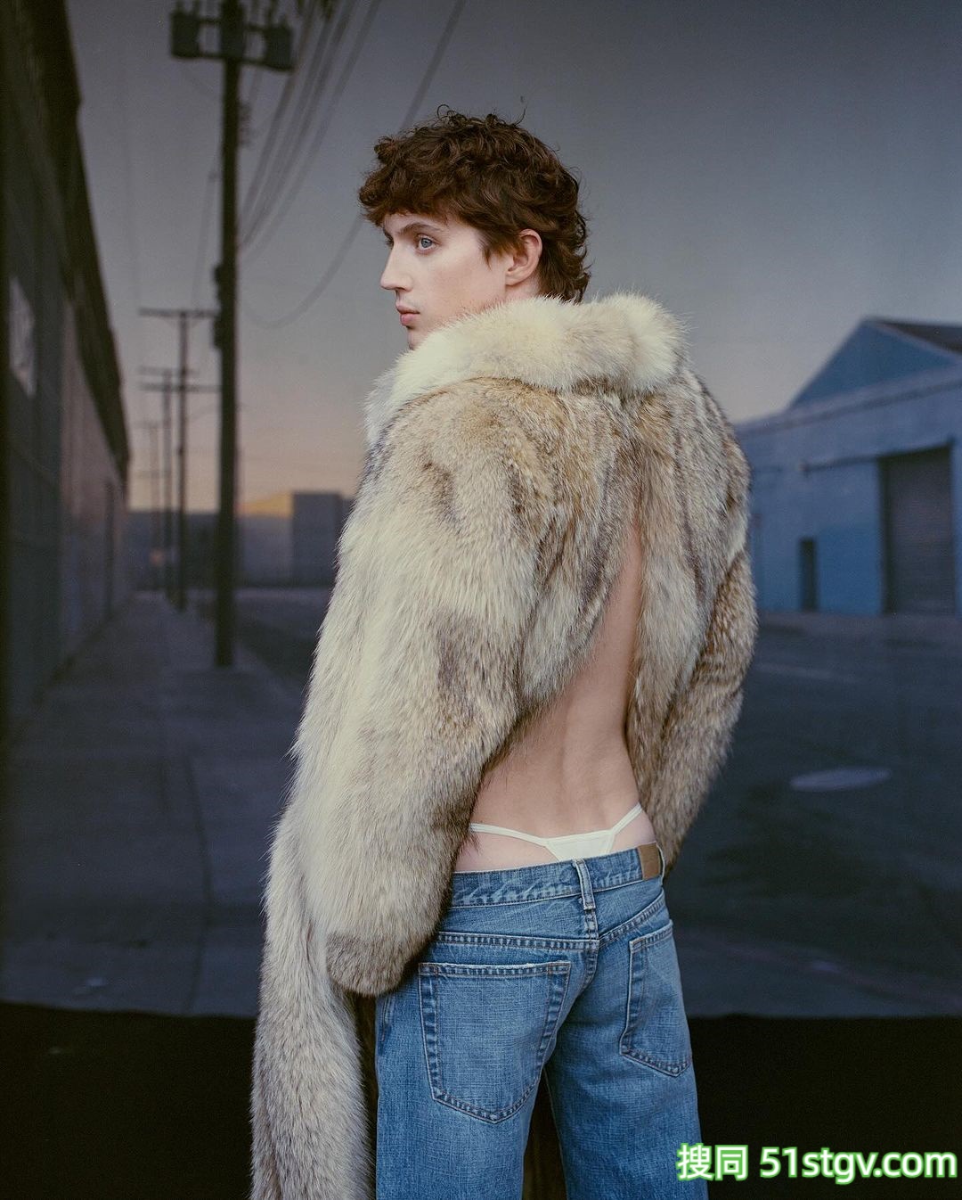 杂志封面人物 Troye Sivan 模煳性别界线：「适时放过自己，也真实做自己。」 - 51虹马