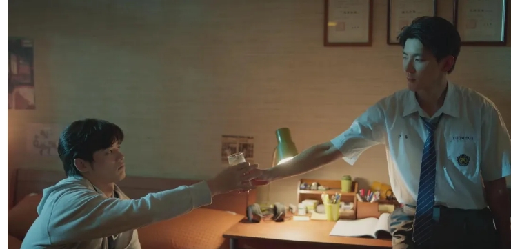 《某某》重组家庭，因为父母再婚，正值青春旺盛期的盛望与江添成为了“兄弟 - 51虹马