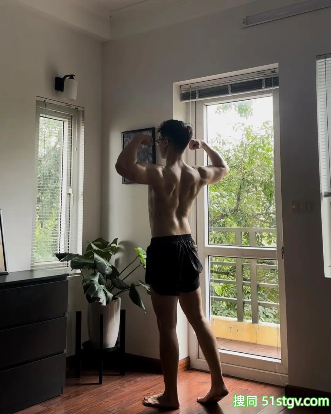 在越南留学的小哥 - 51虹马