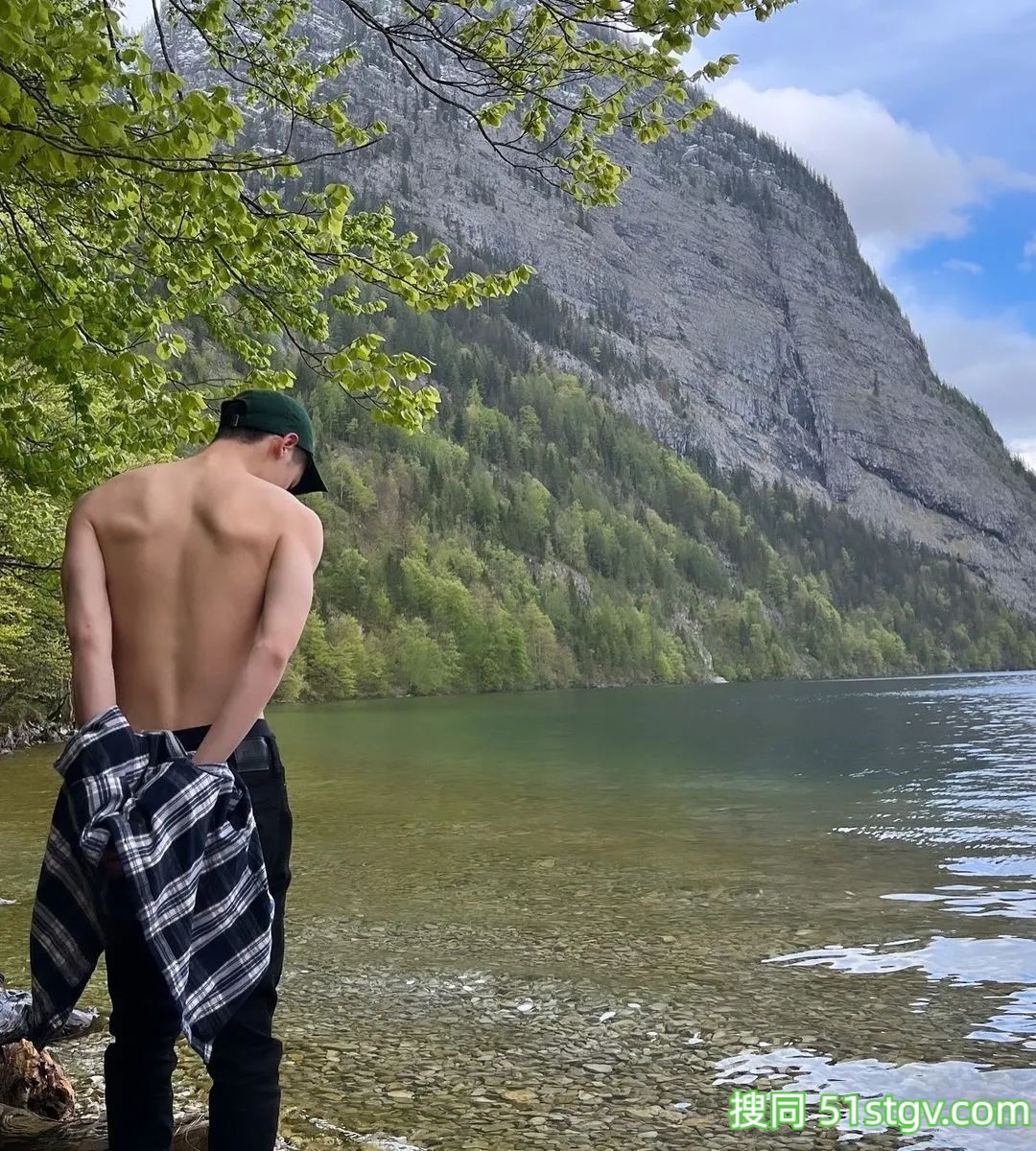 大D，大长腿腹肌帅哥，旅游酒店拍 - 51虹马