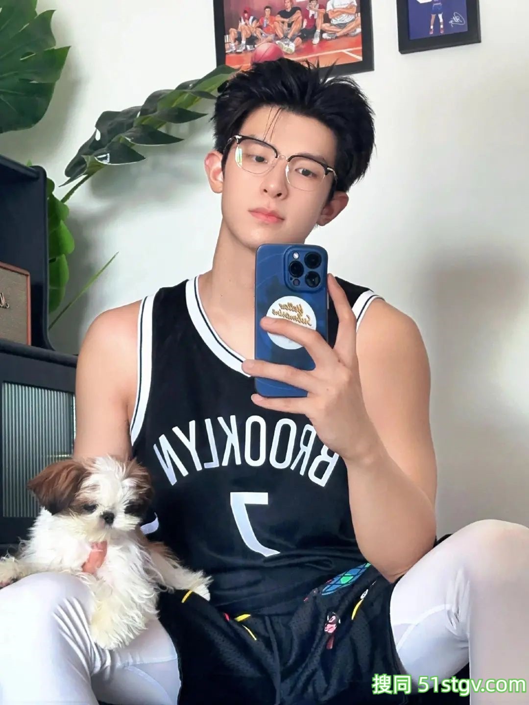 “爽文小说偷跑出来”的高颜霸总 - 51虹马