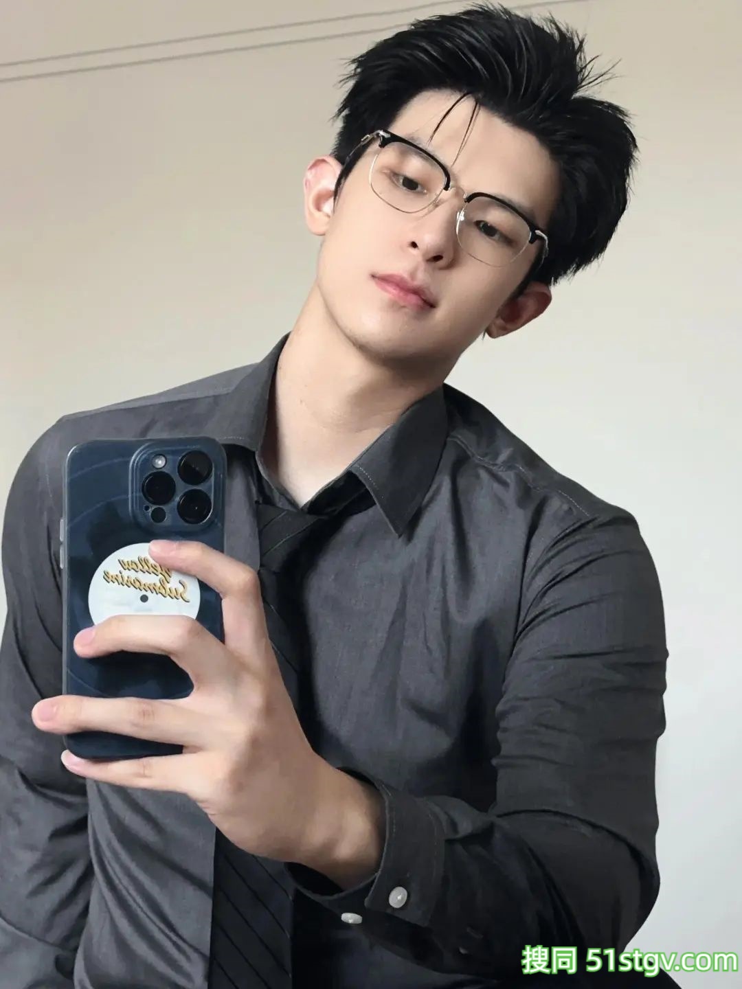 “爽文小说偷跑出来”的高颜霸总 - 51虹马