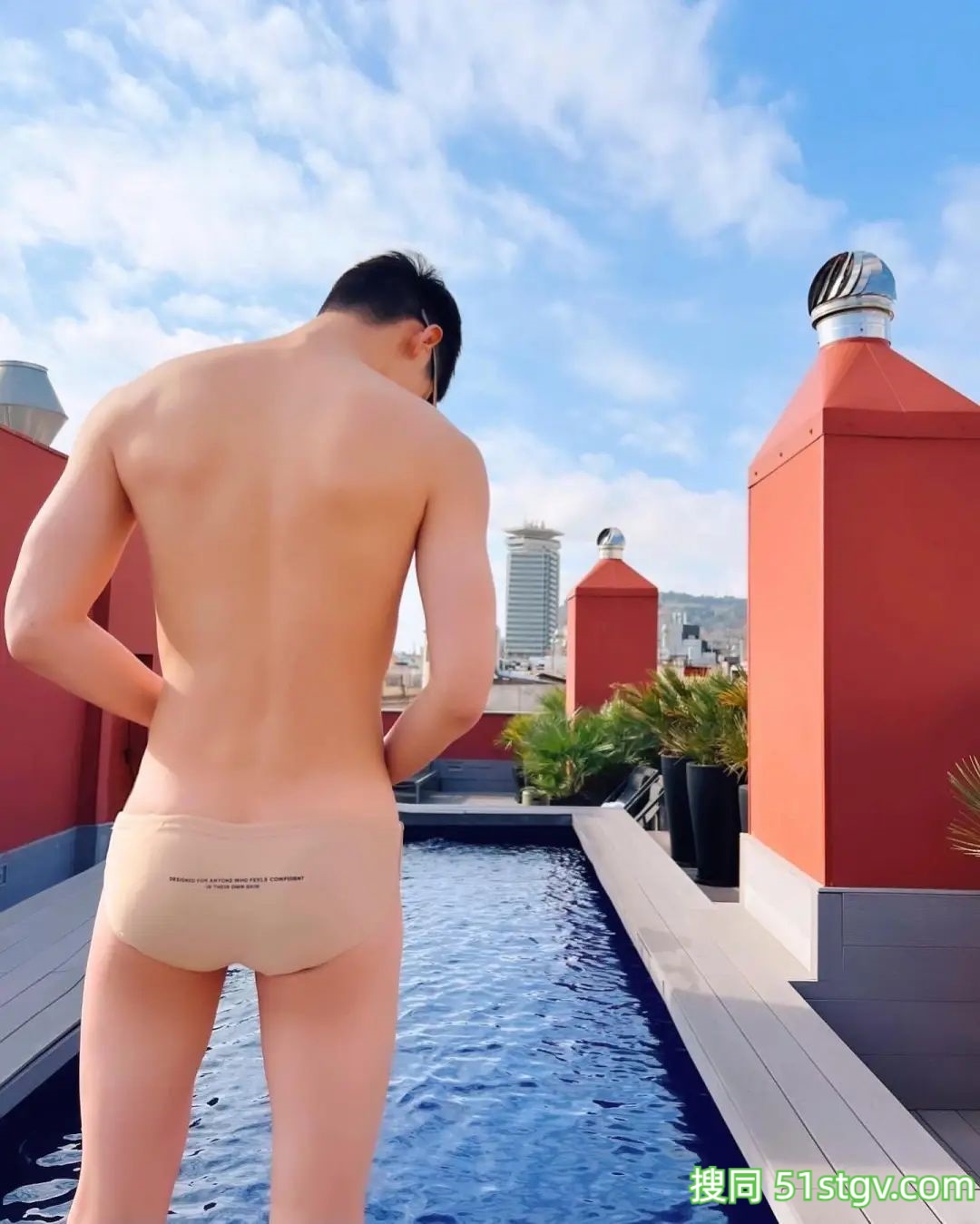 大D，大长腿腹肌帅哥，旅游酒店拍 - 51虹马