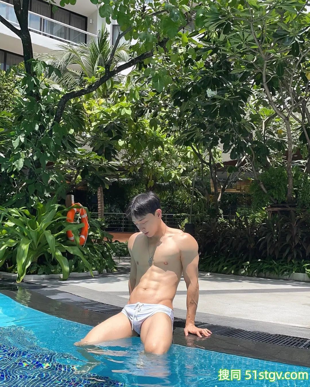 大D，白嫩腹肌帅哥 - 51虹马