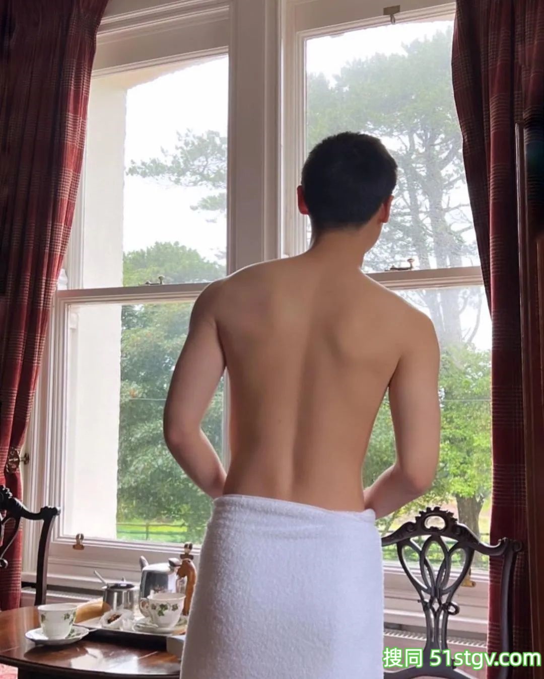 大D，大长腿腹肌帅哥，旅游酒店拍 - 51虹马